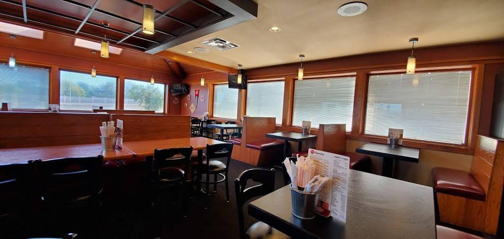 Pizza Hut | meal takeaway | 2001 W, US-52, Rochester, MN 55901, USA | 5072876396 OR +1 507-287-6396