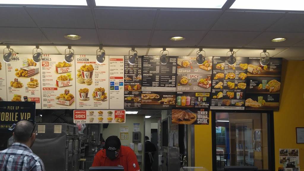 Taco Bell | meal takeaway | 101 S Lewis Ave, Oglesby, IL 61348, USA | 8158833223 OR +1 815-883-3223