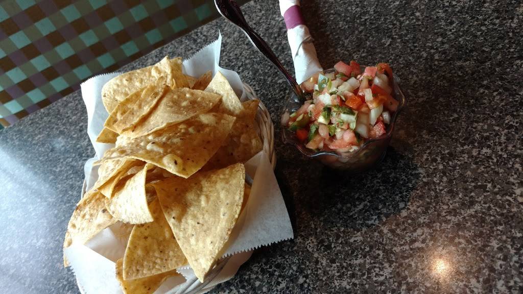 Carminas Restaurant and Banquets | restaurant | 1055 N Randall Rd, Elgin, IL 60123, USA | 8477606000 OR +1 847-760-6000