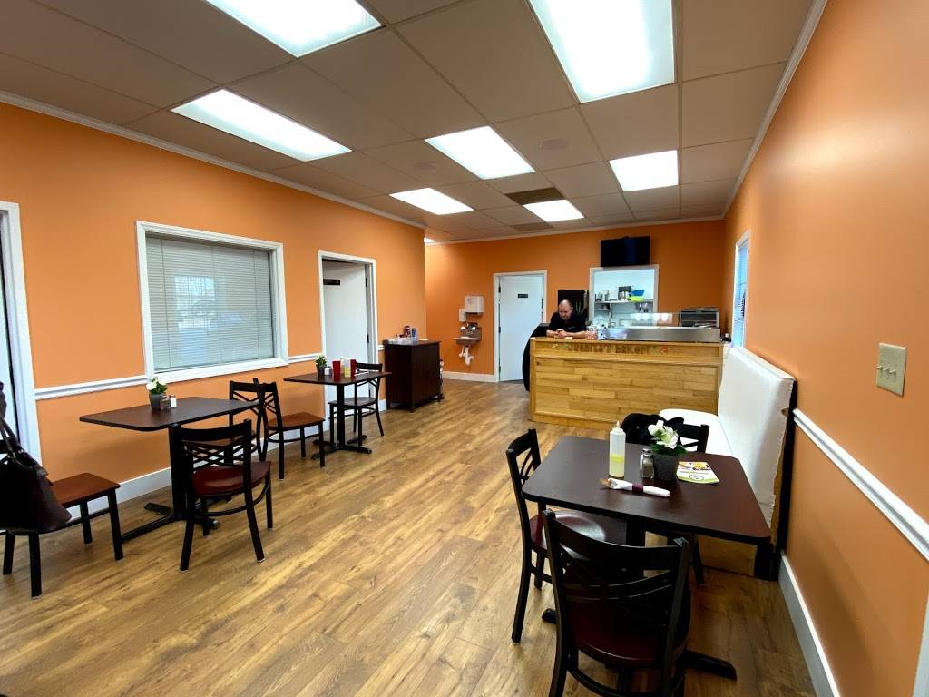 Juanitas Bakery and Grill | restaurant | 6215 Brookshire Blvd, Charlotte, NC 28216, USA | 9809496812 OR +1 980-949-6812