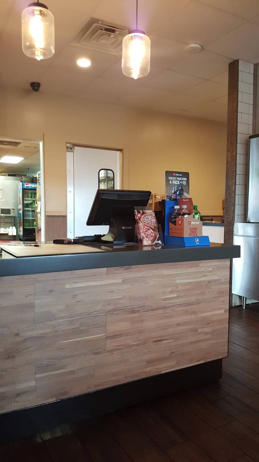 Pizza Hut 405 A Peacock St, Ahoskie, NC 27910, USA