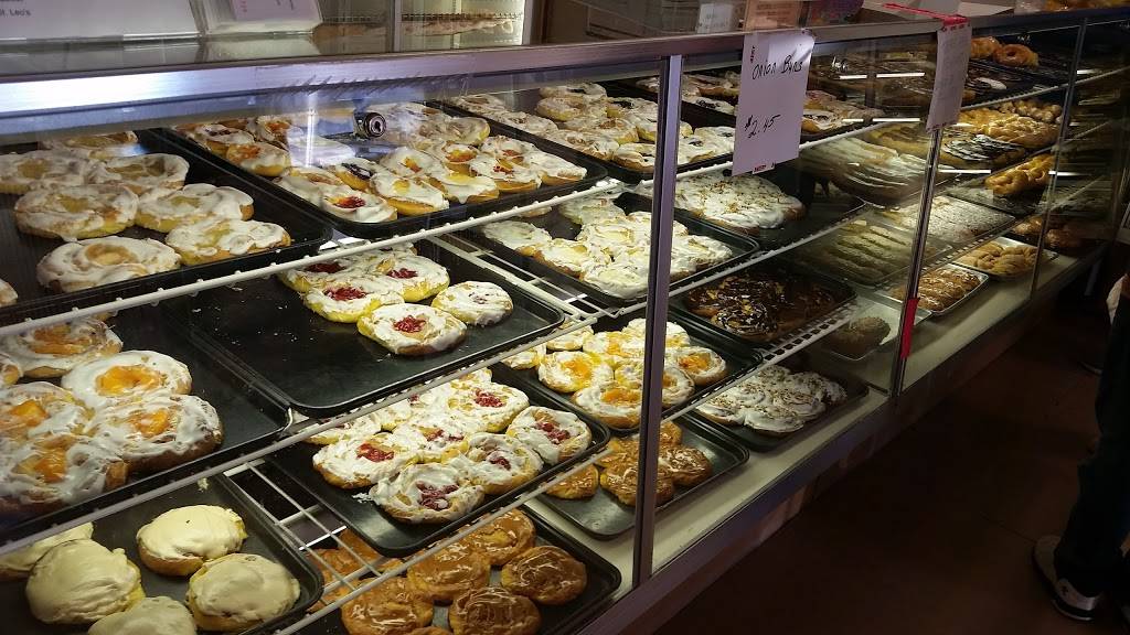 Ahnes Bakery | bakery | 201 W Mill St, Waterloo, IL 62298, USA | 6189393131 OR +1 618-939-3131