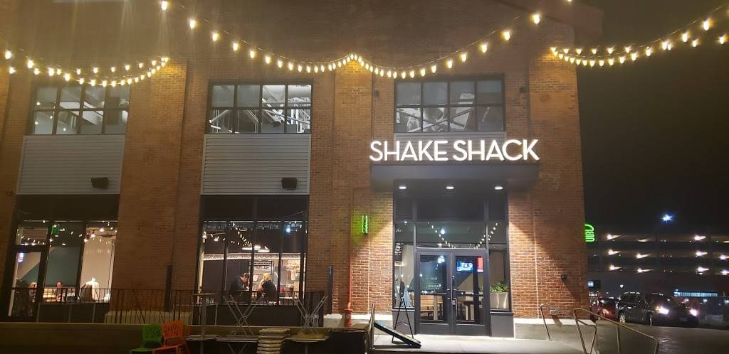 Shake Shack Restaurant 106 Arsenal Yards Blvd Watertown Ma Usa