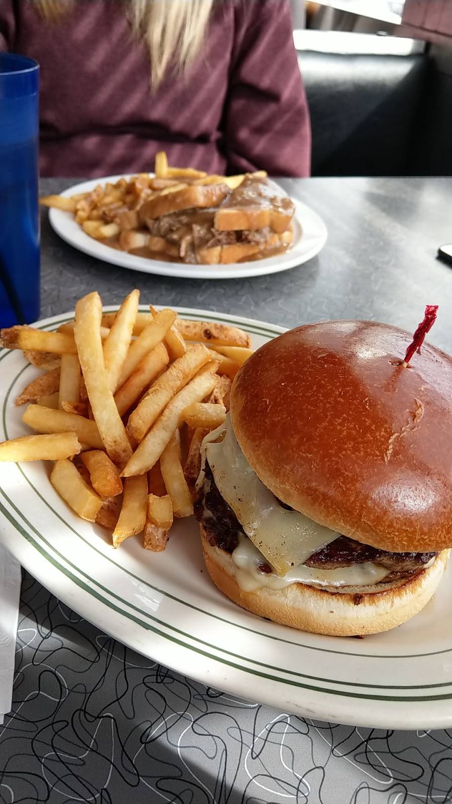 Summit Diner | restaurant | 791 N Center Ave, Somerset, PA 15501, USA | 8144457154 OR +1 814-445-7154