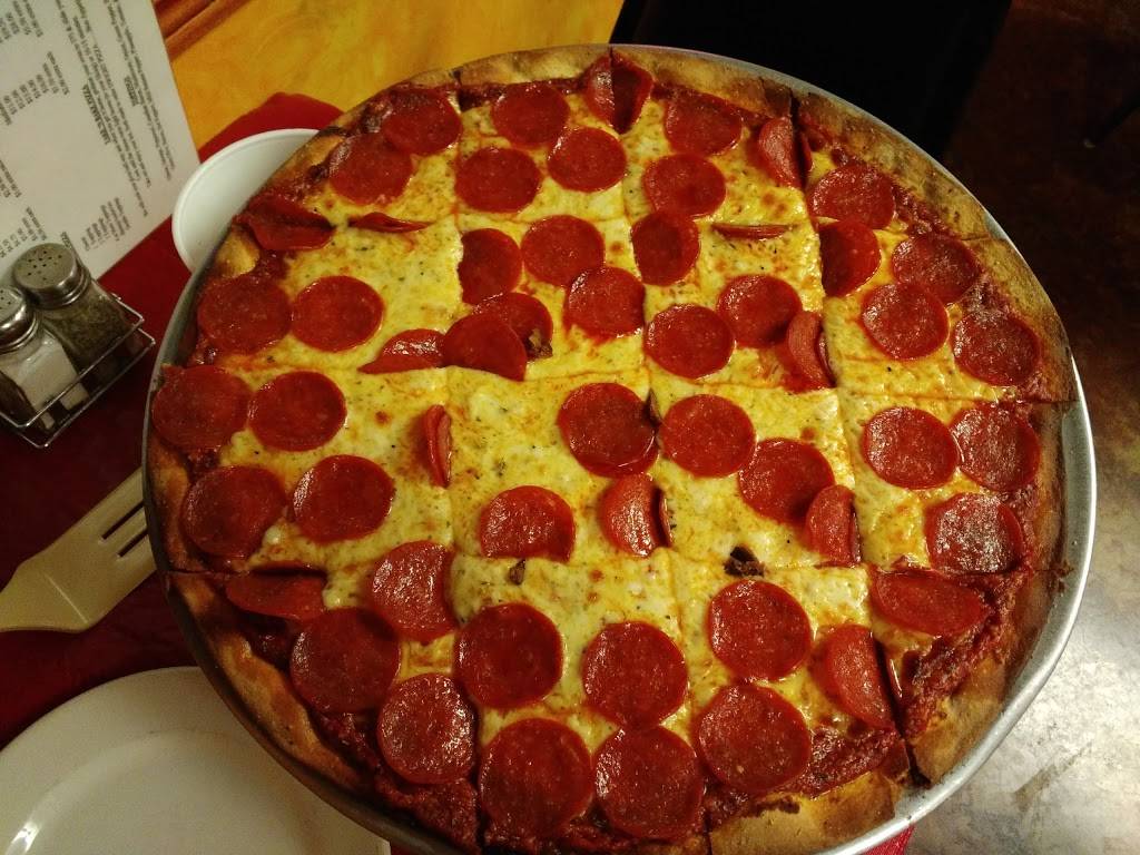 Dwight Pizza | meal delivery | 20 Burbeck Drive, Dwight, IL 60420, USA | 8155849100 OR +1 815-584-9100