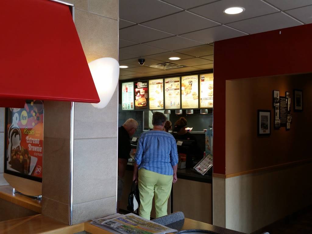 Dairy Queen Grill & Chill | restaurant | 910 12th St, Carlyle, IL 62231, USA | 6185944222 OR +1 618-594-4222