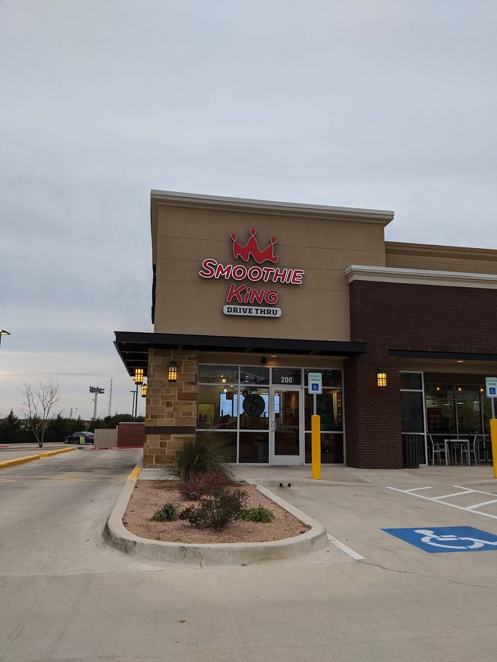 Smoothie King | meal delivery | 775 Grapevine Hwy, Hurst, TX 76054, USA | 8177884612 OR +1 817-788-4612