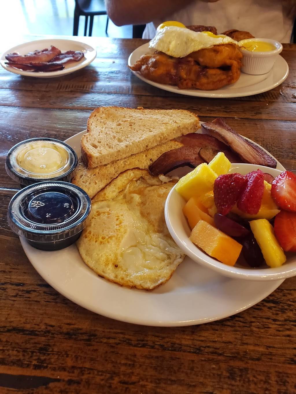 Bramble Breakfast & Bar | restaurant | 400 Riverwalk Terrace #100, Jenks, OK 74037, USA | 9185283054 OR +1 918-528-3054