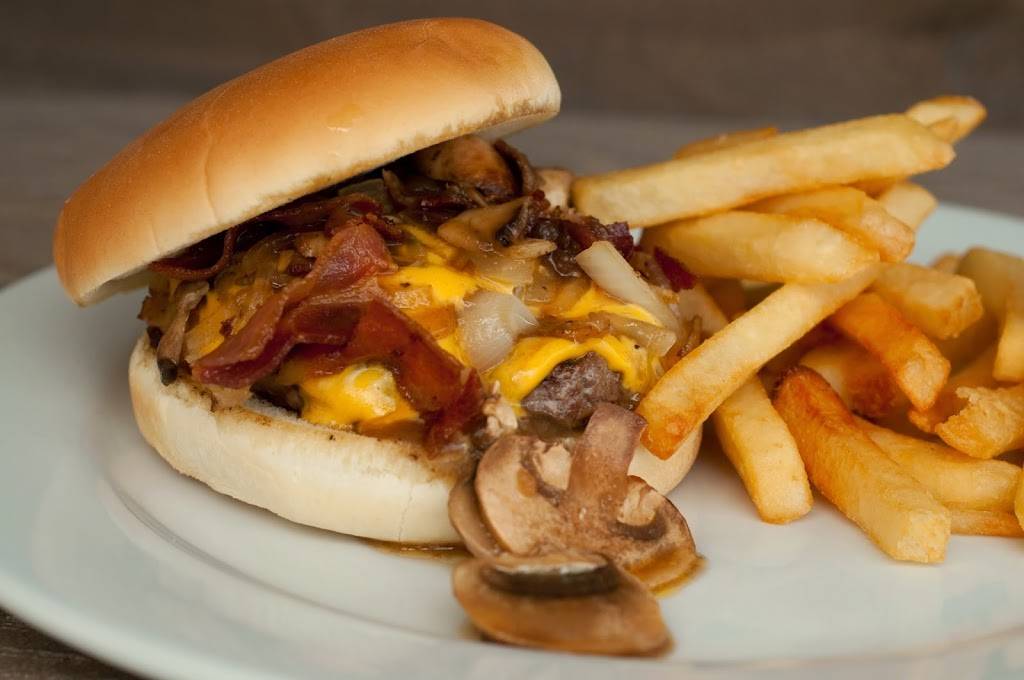 RedFish Grill & Bar | restaurant | 711 Evans St, Morehead City, NC 28557, USA | 2526488269 OR +1 252-648-8269