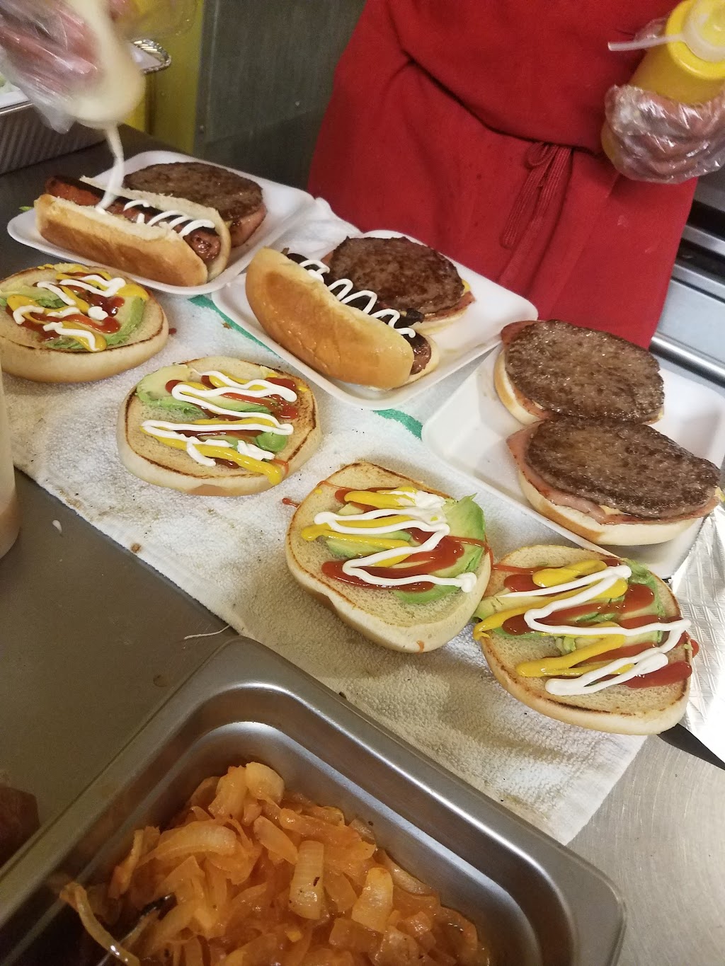 El Rodeo Burritos/hotdogs and Hamburgers | restaurant | 121 E Broadway St, Denver City, TX 79323, USA | 8065924521 OR +1 806-592-4521