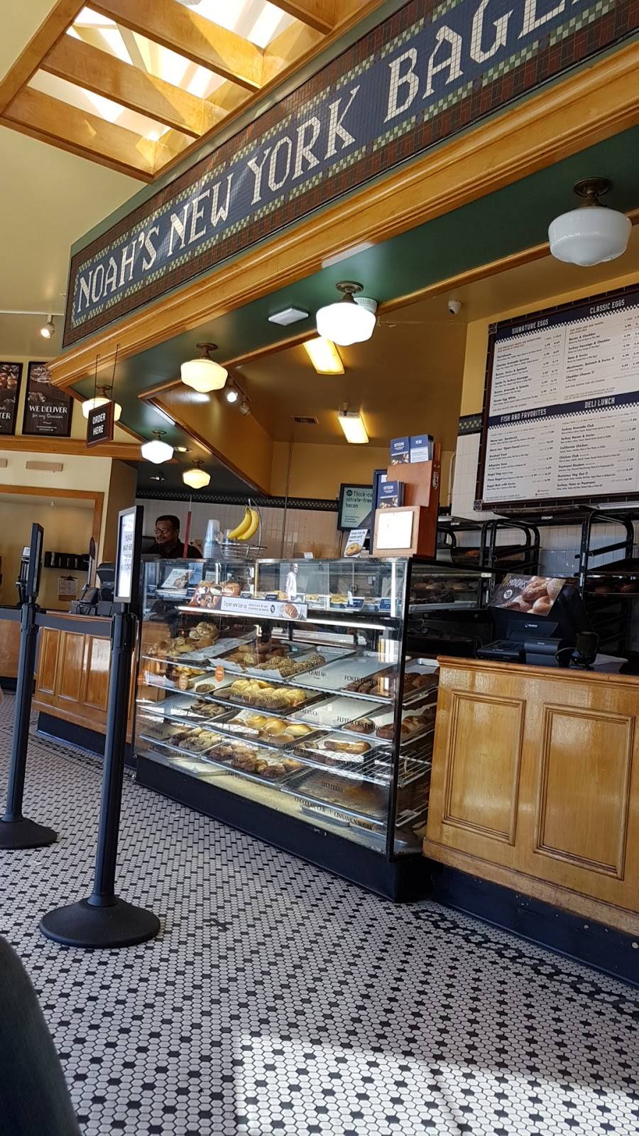 Noahs Bagels | cafe | 1067 El Camino Real, Redwood City, CA 94063, USA | 6502999050 OR +1 650-299-9050