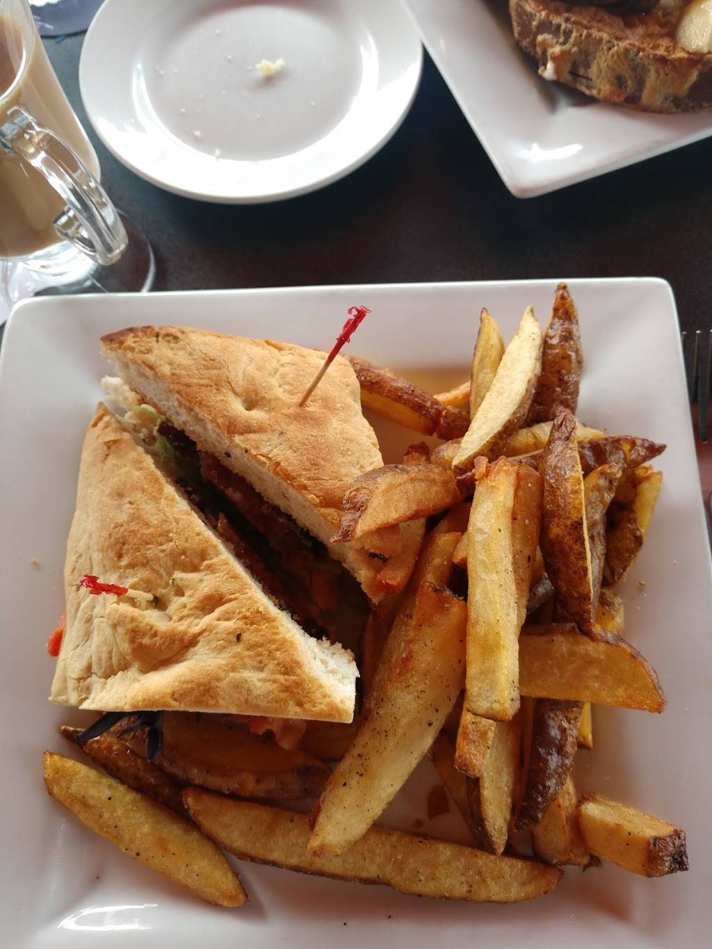 CRaVing Restaurant | restaurant | 1472 Hertel Ave, Buffalo, NY 14216, USA | 7168831675 OR +1 716-883-1675