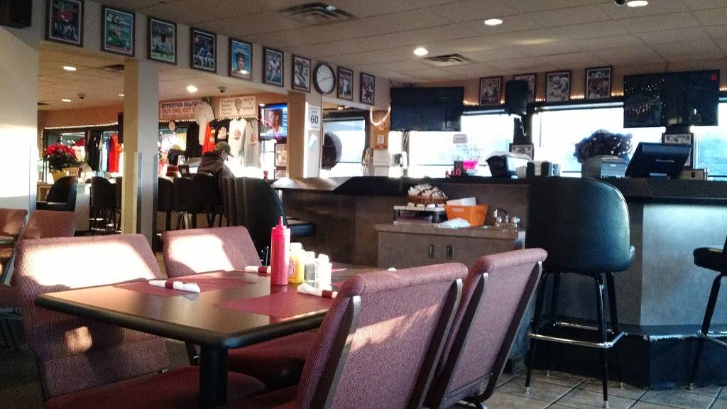 Bear Town Bar and Grill | night club | 4875 Hwy 61 N, White Bear Lake, MN 55110, USA | 6514264225 OR +1 651-426-4225