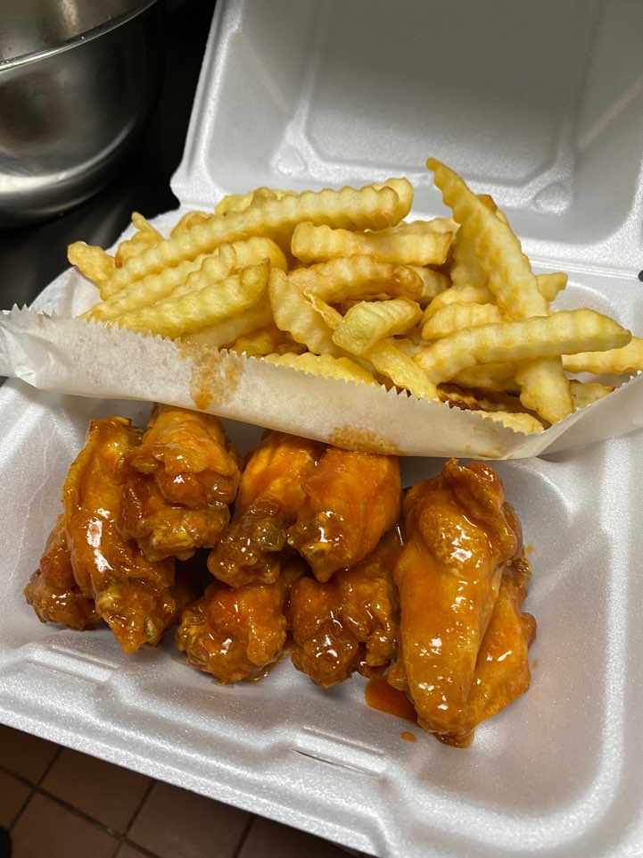 A Town Wings | restaurant | 2600 N Columbia St C2, Milledgeville, GA 31061, USA | 4044577939 OR +1 404-457-7939