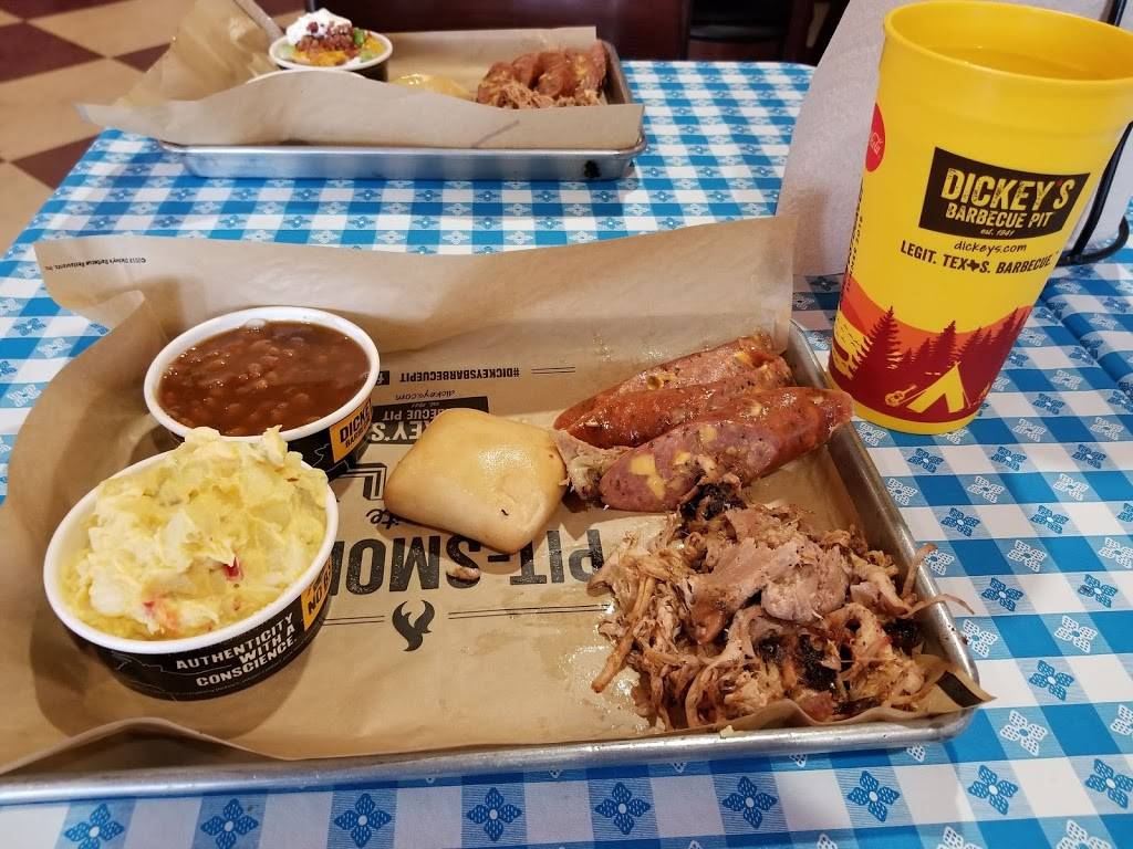 Dickeys Barbecue Pit | restaurant | 2345 Madison St, Clarksville, TN 37043, USA | 9313683030 OR +1 931-368-3030