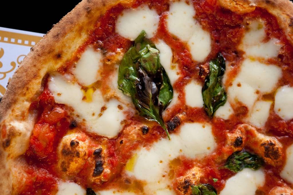 Tarry Lodge Pizza | restaurant | 30 Charles St, Westport, CT 06880, USA | 2035711038 OR +1 203-571-1038