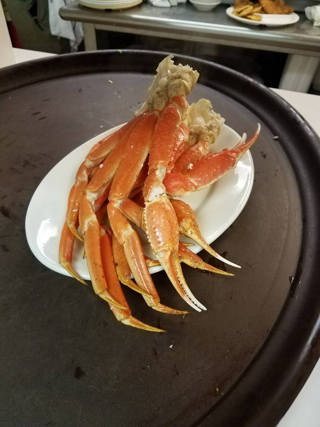 Dale's Seafood 100 Lakeshore Dr, Lake Waccamaw, NC 28450, USA