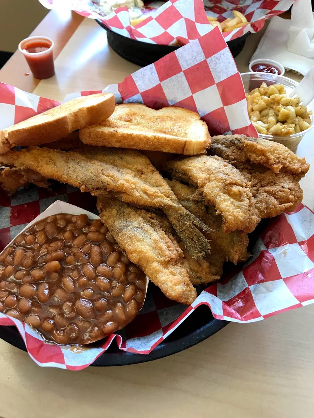 Hawk's Fish & BBQ | 3050 Williamsburg Rd, Henrico, VA 23231, USA 