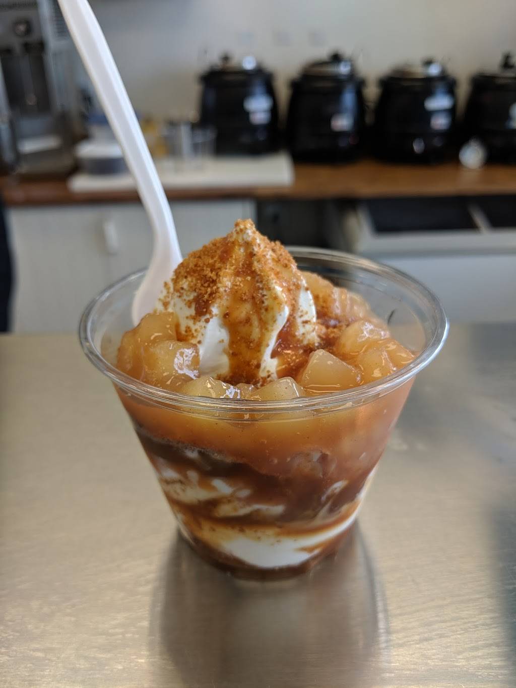 Crèmerie Oh! 3 Singes - Ice Cream Shop - Desserts | bakery | 1006 Rue de Callières, Laval, QC H7E 3N2, Canada | 4509108333 OR +1 450-910-8333