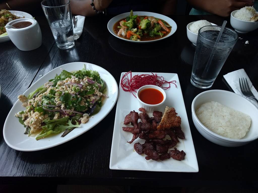 O'Cha Thai Cuisine | 2062 N Damen Ave, Chicago, IL 60647, USA