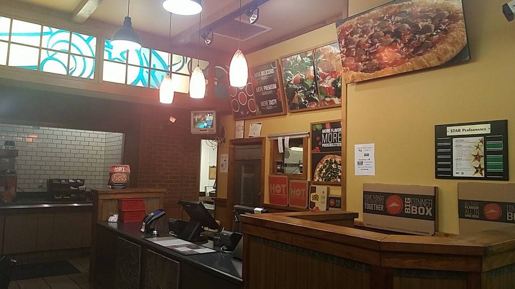 Pizza Hut Restaurant 7023 W Hillsborough Ave, Tampa, FL 33634, USA