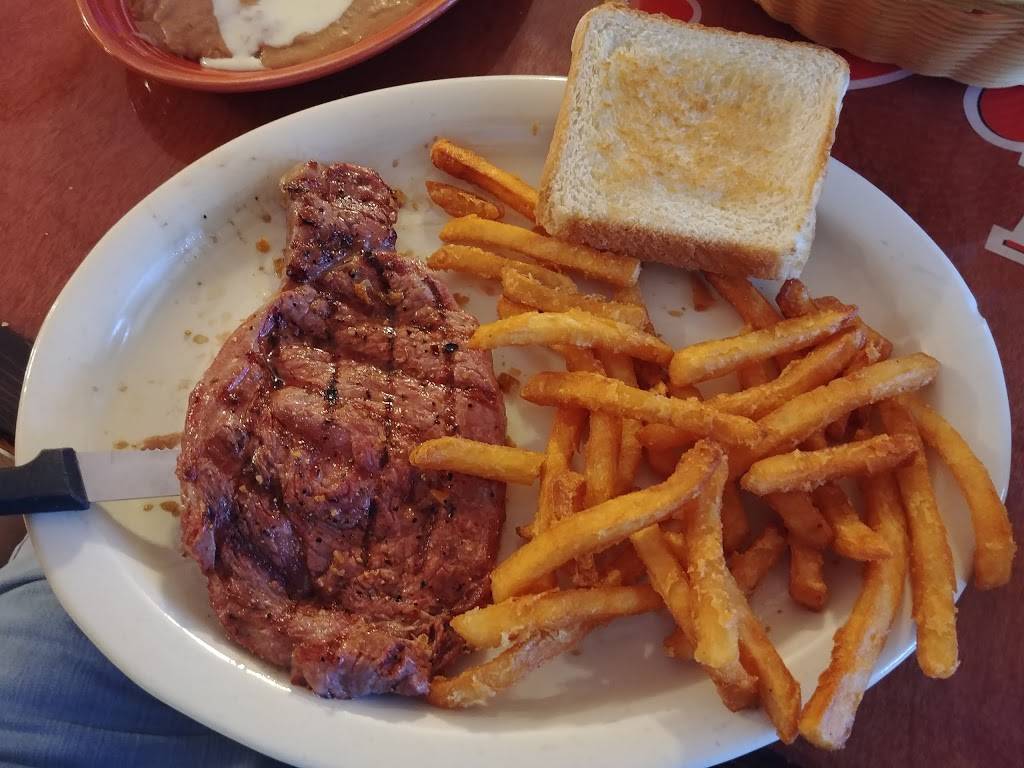 Fiesta Bar & Grill | restaurant | 104 Wightman, Moberly, MO 65270, USA | 6602697188 OR +1 660-269-7188
