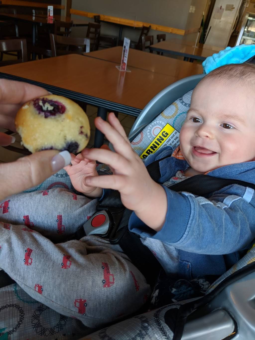 Big Apple Bagels | bakery | 3341 W State St, Grand Island, NE 68803, USA | 3083893720 OR +1 308-389-3720